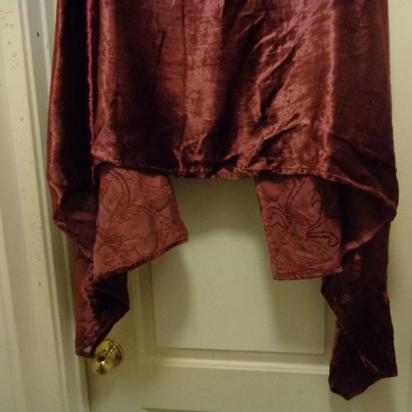 JAZZ BAR EDWARDIAN AESTHETIC BURGANDY CRUSHED VELVET SATIN FLOWERS RUNNE… - Picture 7 of 8